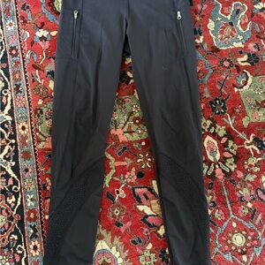 Lululemon Women’s Black Leggings